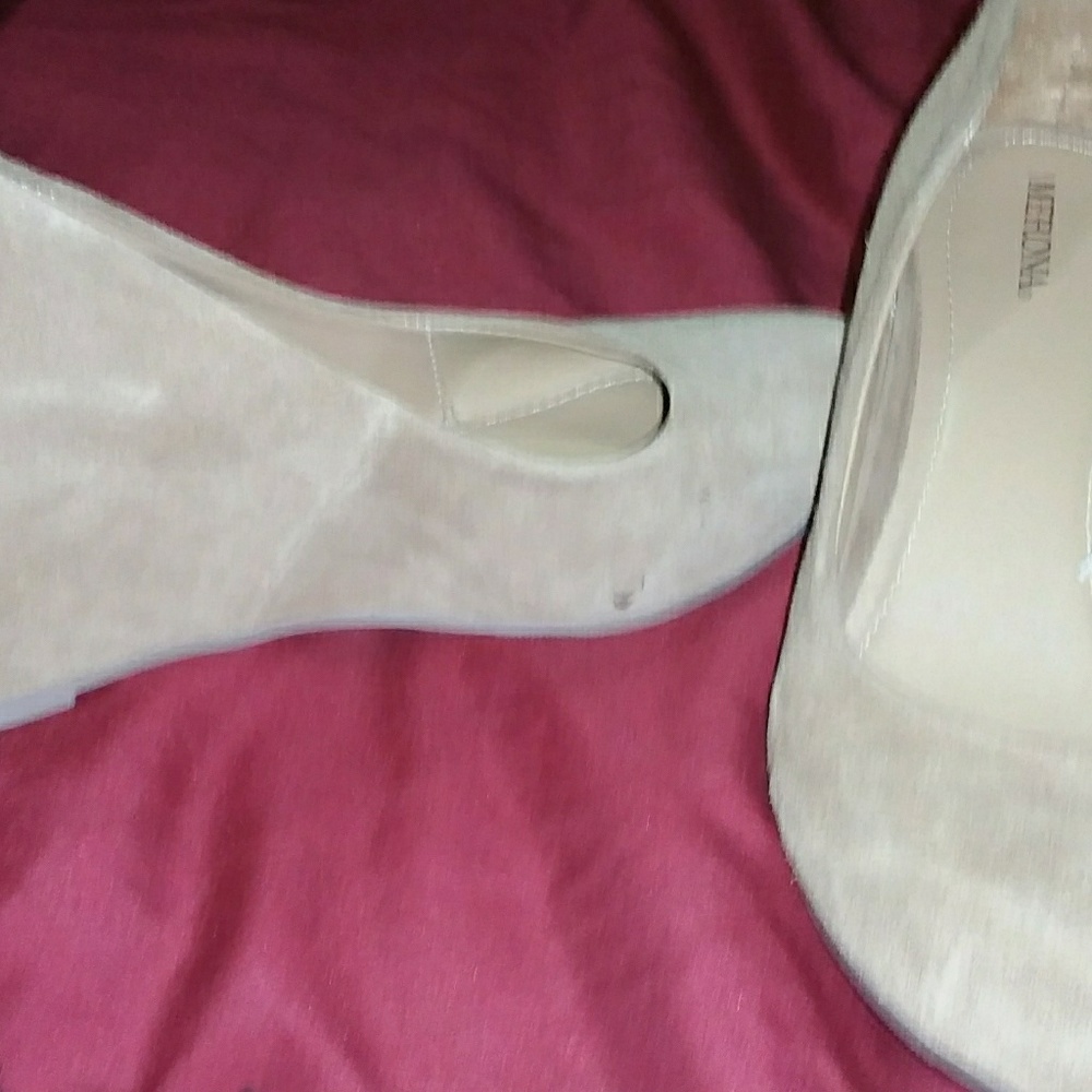 Suede material, square heeld with bow
